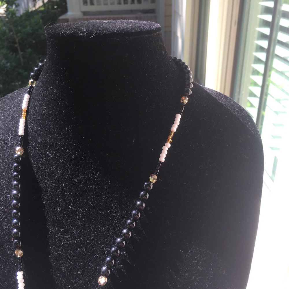 Pink tassel necklace - Picture 7 of 8